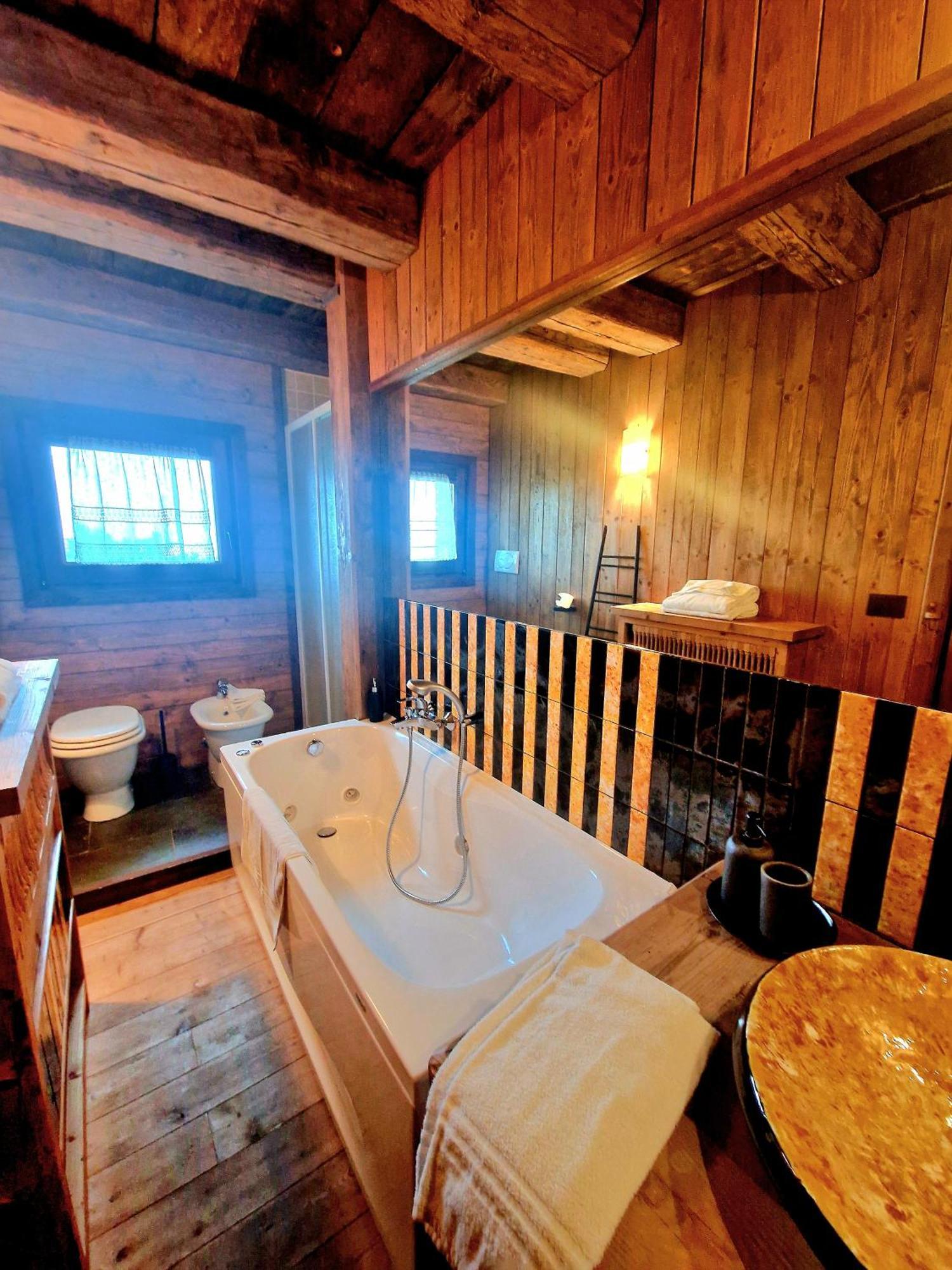 Chalet Euthalia Restaurant & Suites San Giacomo  Buitenkant foto