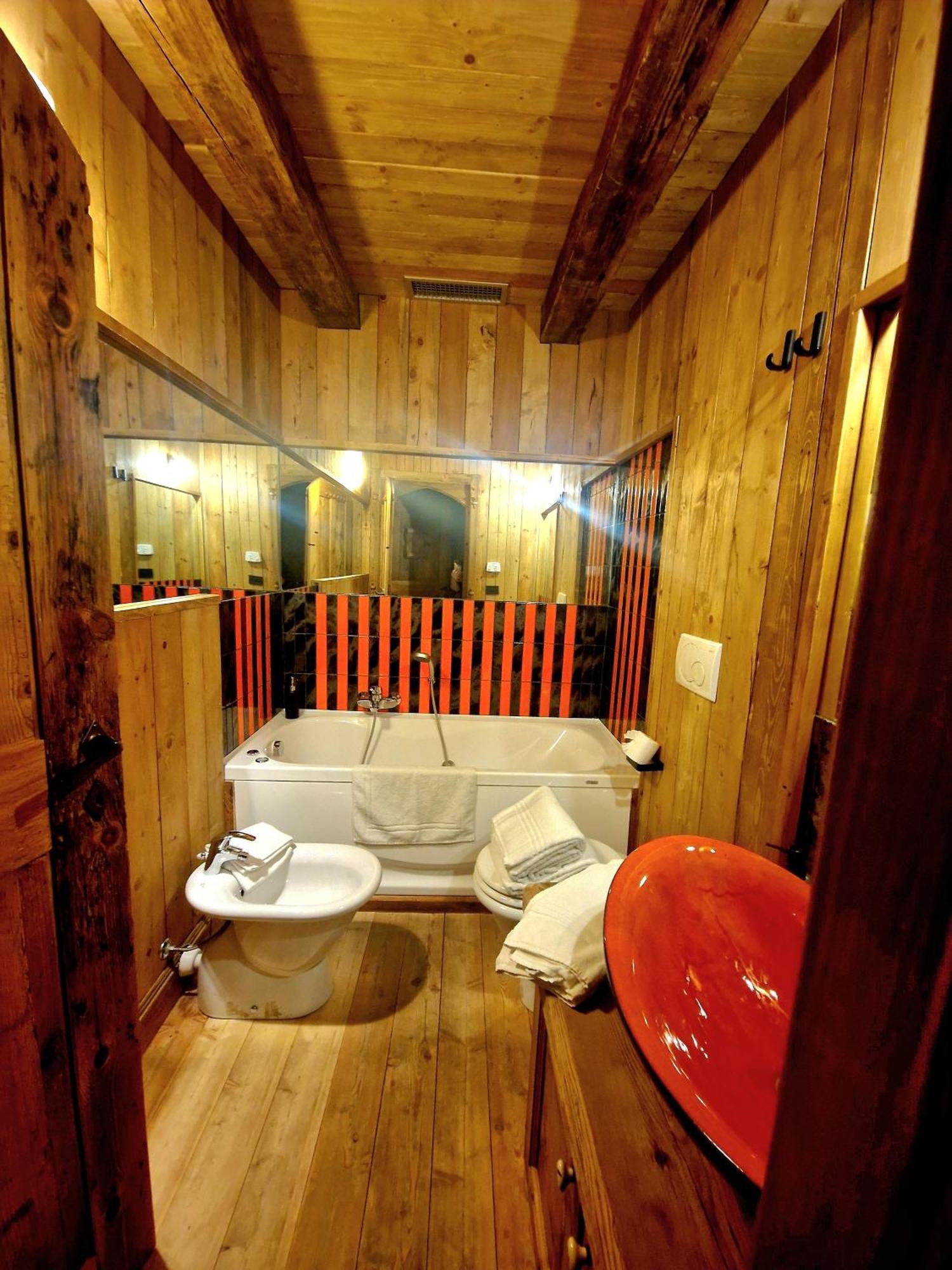 Chalet Euthalia Restaurant & Suites San Giacomo  Buitenkant foto